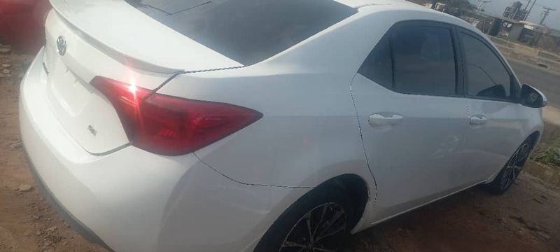 Thumbnail 12 of 2018 TOYOTA Corolla SE